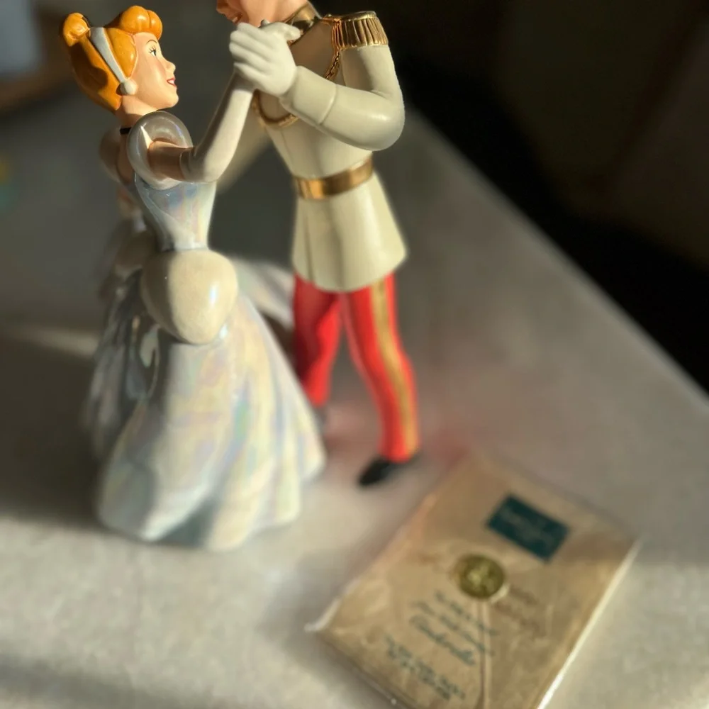 Disney Cinderella and Prince Charming Figurine - Disney collection - Picture 8 of 8